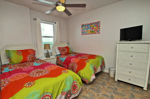 Photo 4 - Tradewinds 807