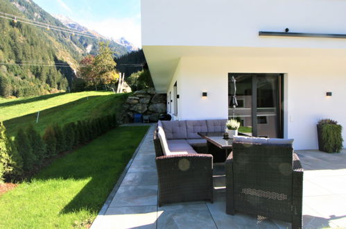 Foto 27 - Appartamento con 3 camere da letto a Mayrhofen con giardino e terrazza