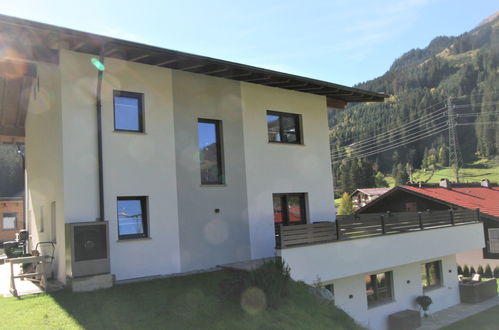 Foto 24 - Appartamento con 3 camere da letto a Mayrhofen con giardino e terrazza