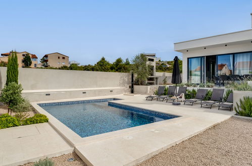 Photo 36 - Maison de 4 chambres à Sibenik avec piscine privée et jardin