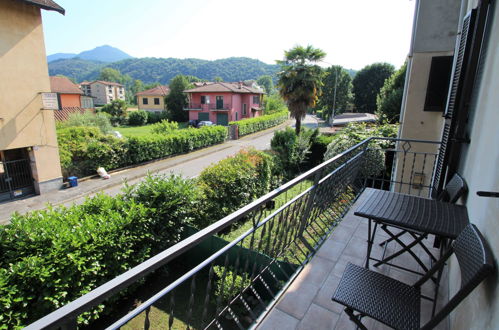 Foto 4 - Apartment mit 2 Schlafzimmern in Luino mit blick auf die berge