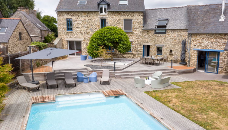 Photo 1 - Maison de 5 chambres à Le Tronchet avec piscine privée et vues à la mer