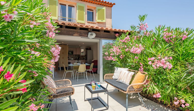 Photo 1 - 2 bedroom House in Sainte-Maxime with swimming pool and terrace