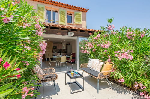 Photo 1 - 2 bedroom House in Sainte-Maxime with swimming pool and terrace