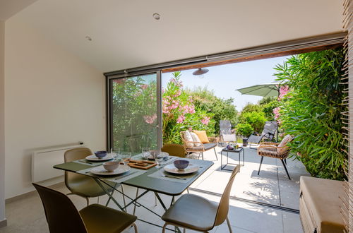 Photo 10 - 2 bedroom House in Sainte-Maxime with swimming pool and terrace