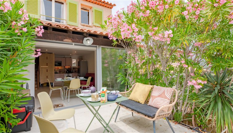 Foto 1 - Casa de 2 habitaciones en Sainte-Maxime con piscina y vistas al mar