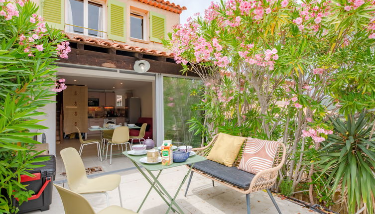 Foto 1 - Casa de 2 quartos em Sainte-Maxime com piscina e terraço