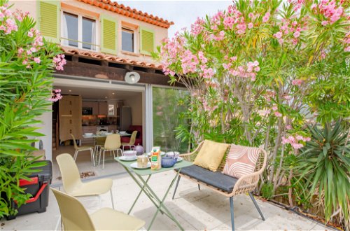 Photo 1 - 2 bedroom House in Sainte-Maxime with swimming pool and sea view