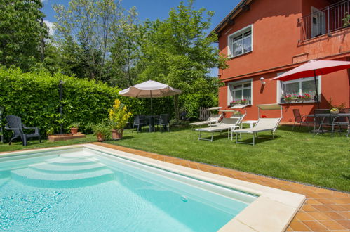 Photo 19 - 3 bedroom Apartment in Marliana with swimming pool and garden