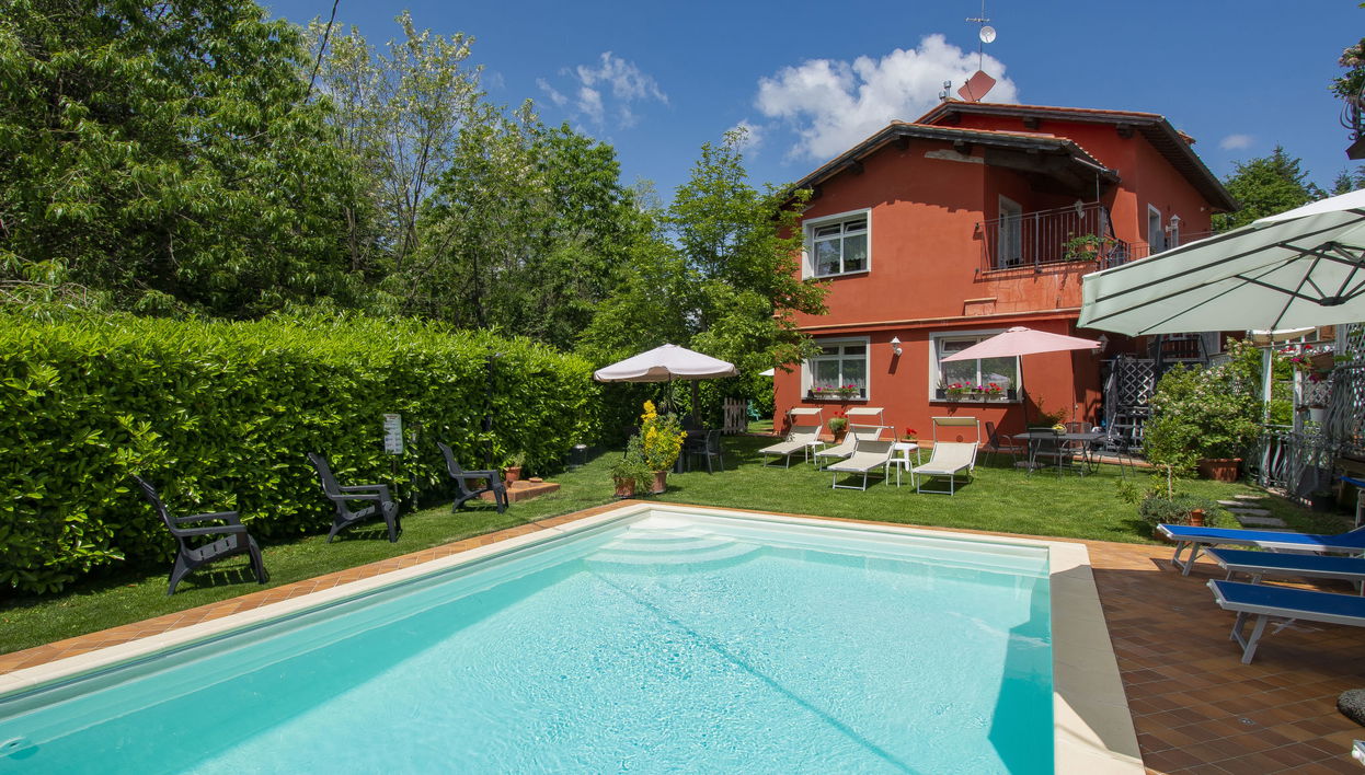 Apartamento de 4 quartos em Marliana com piscina e jardim - Foto 1