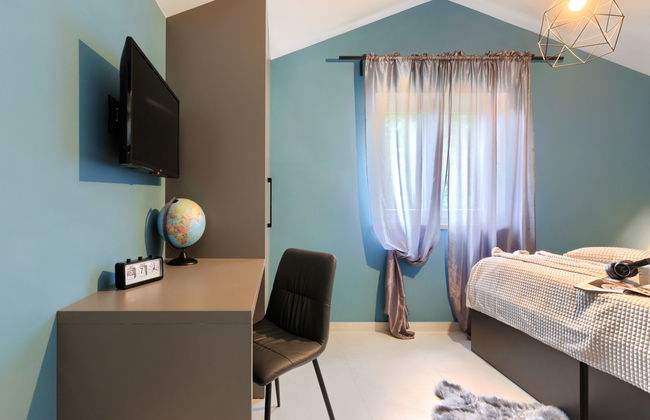 4 bedroom House in Karojba with private pool and garden - Photo 32