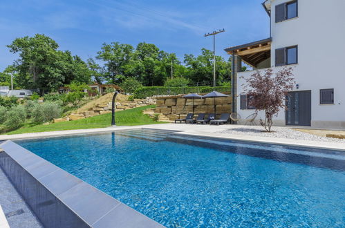 Photo 35 - Maison de 3 chambres à Karojba avec piscine privée et jardin