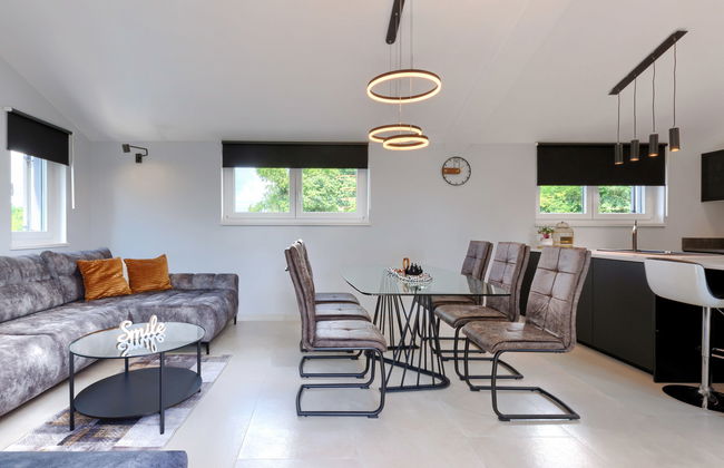 4 bedroom House in Karojba with private pool and garden - Photo 9