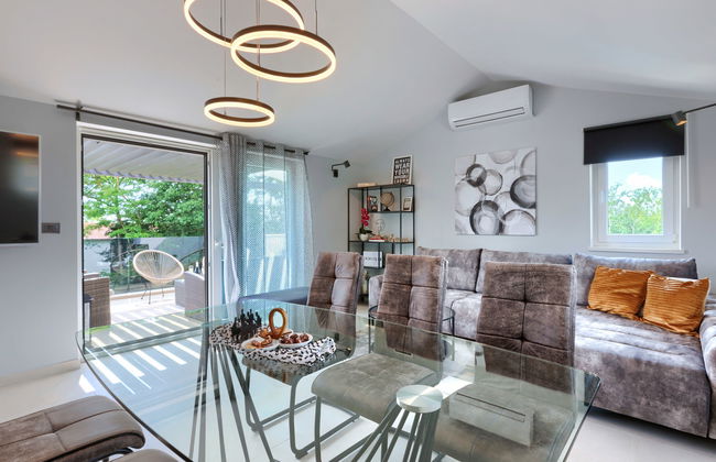 4 bedroom House in Karojba with private pool and garden - Photo 22