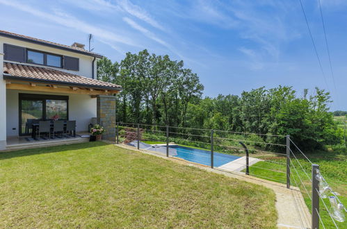 Photo 37 - Maison de 3 chambres à Karojba avec piscine privée et jardin