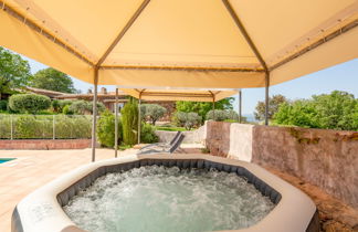 Foto 2 - Apartamento en Roquebrune-sur-Argens con piscina y vistas al mar