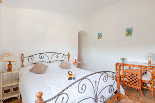 Foto 5 - Apartamento em Roquebrune-sur-Argens com piscina e vistas do mar