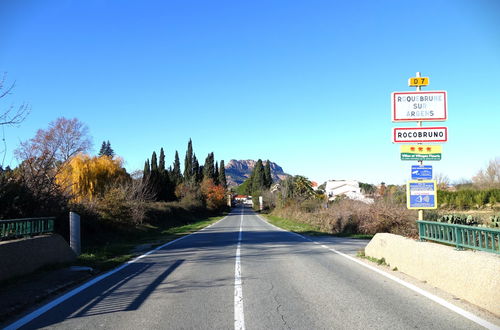 Foto 37 - Appartamento a Roquebrune-sur-Argens con piscina e vista mare