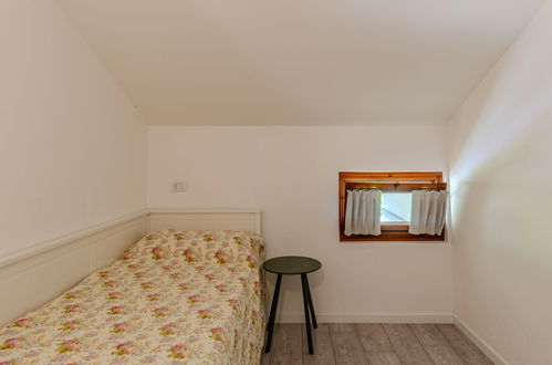 Foto 18 - Appartamento con 2 camere da letto a Musso con piscina e giardino