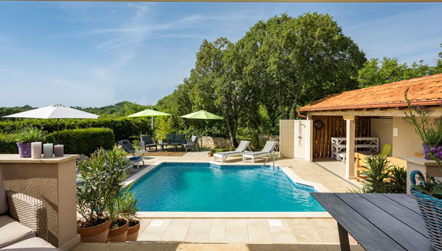 6 bedroom House in Marčana with private pool and garden - Photo 2