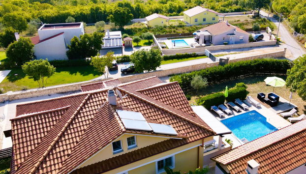 6 bedroom House in Marčana with private pool and garden - Photo 3