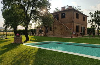 Photo 2 - Maison de 2 chambres à Cortona avec piscine privée et jardin