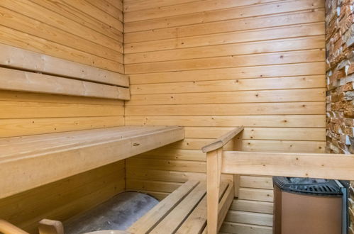 Foto 17 - Casa de 3 habitaciones en Inari con sauna y vistas a la montaña