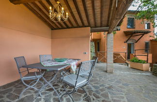 Photo 3 - 2 bedroom Apartment in Castagneto Carducci with swimming pool and garden