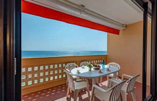 Photo 3 - 2 bedroom Apartment in Le Barcarès with swimming pool and terrace