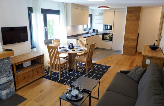 Apartamento de 2 quartos em Crans-Montana com jardim e terraço - Foto 1