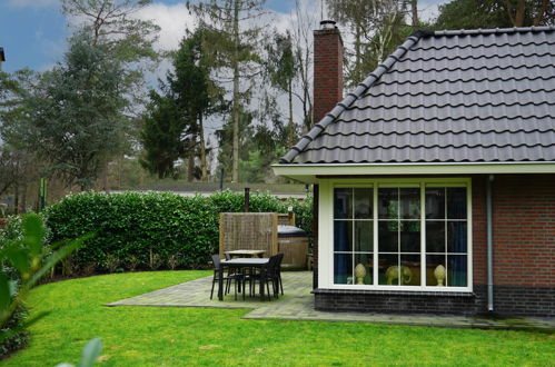 Photo 8 - Maison de 2 chambres à Beekbergen avec piscine et jardin