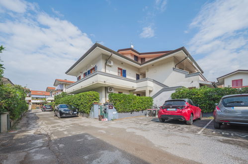 Photo 14 - Appartement de 2 chambres à Viareggio avec jardin et terrasse