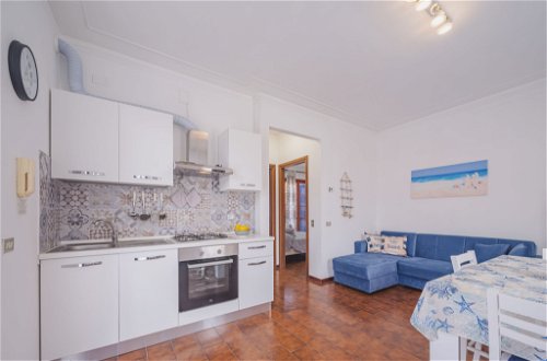 Foto 5 - Apartment mit 2 Schlafzimmern in Viareggio mit garten und blick aufs meer