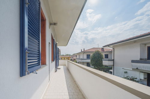 Foto 7 - Apartamento de 2 quartos em Viareggio com jardim e terraço