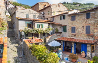 Photo 1 - Appartement de 2 chambres à Pescia avec jardin