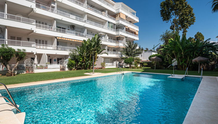 Foto 1 - Apartamento de 2 habitaciones en Marbella con piscina y vistas al mar