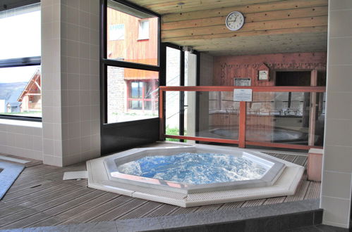 Foto 5 - Appartamento con 2 camere da letto a Germ con piscina e vista sulle montagne