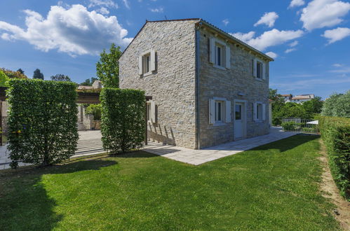 Photo 16 - Maison de 2 chambres à Buje avec piscine privée et jardin