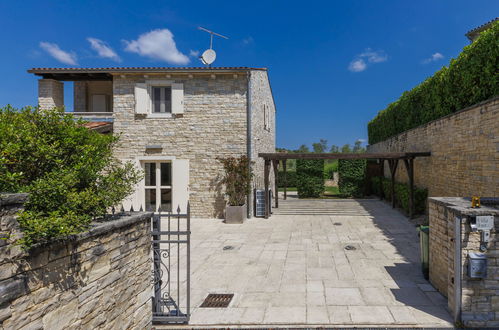 Photo 39 - Maison de 2 chambres à Buje avec piscine privée et jardin