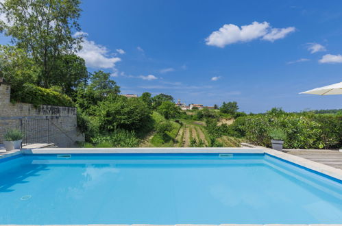 Photo 13 - Maison de 2 chambres à Buje avec piscine privée et jardin