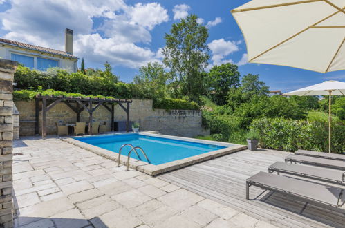 Foto 36 - Casa de 2 quartos em Buje com piscina privada e jardim