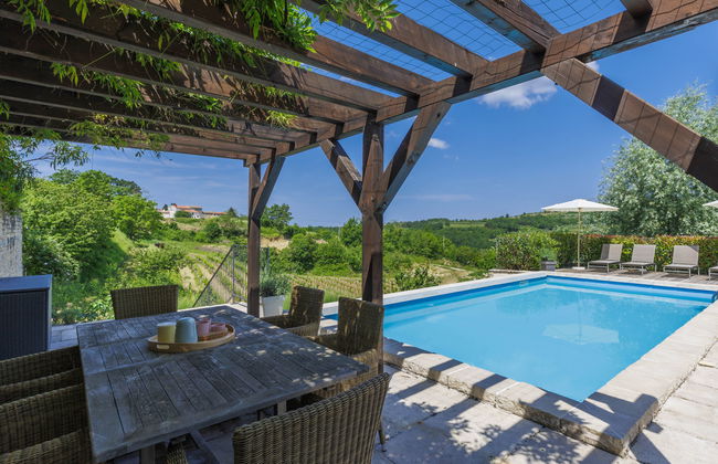 Casa de 3 quartos em Buje com piscina privada e jardim - Foto 1