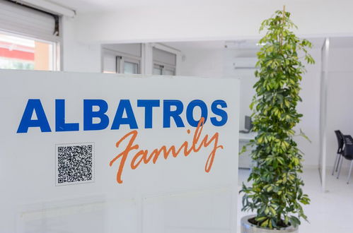 Photo 11 - Albatros Family