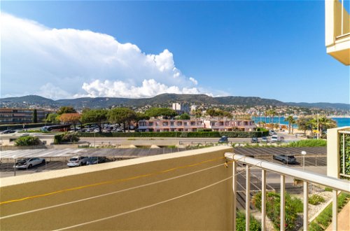 Photo 15 - 1 bedroom Apartment in Le Lavandou with terrace and sea view
