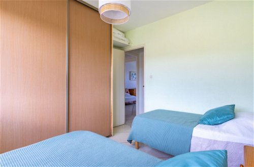 Foto 11 - Apartment mit 1 Schlafzimmer in Le Lavandou mit terrasse und blick aufs meer