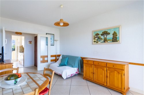 Foto 7 - Apartment mit 1 Schlafzimmer in Le Lavandou mit terrasse und blick aufs meer