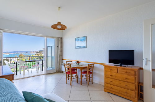 Foto 4 - Apartamento de 1 habitación en Le Lavandou con terraza y vistas al mar