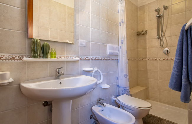 Apartamento de 3 quartos em Trinità d'Agultu e Vignola com piscina e jardim - Foto 13