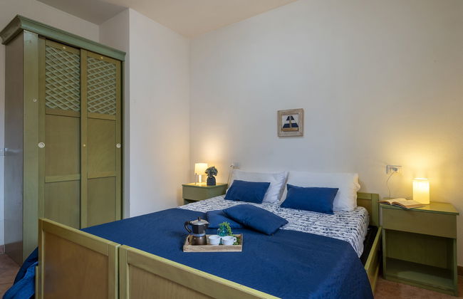 Apartamento de 3 quartos em Trinità d'Agultu e Vignola com piscina e jardim - Foto 11