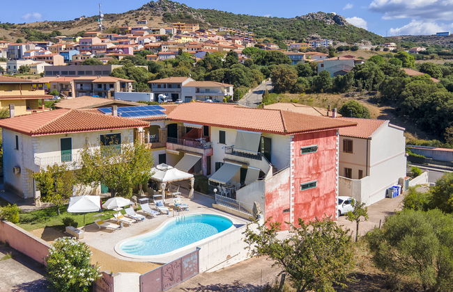 Apartamento de 3 quartos em Trinità d'Agultu e Vignola com piscina e jardim - Foto 30